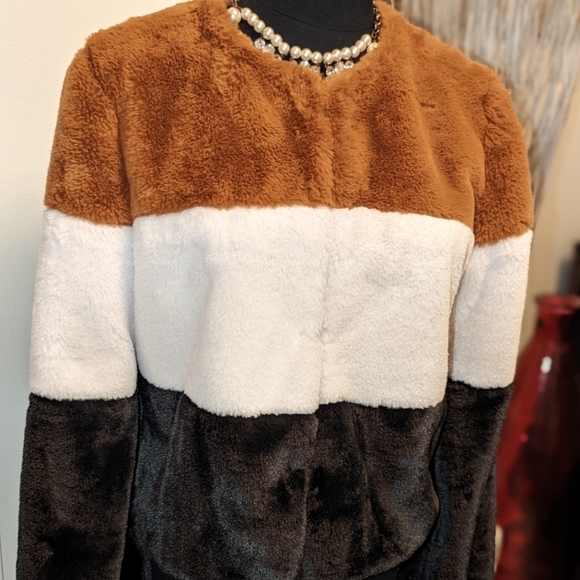 Faux fur crop jacket - Picture 1 of 6